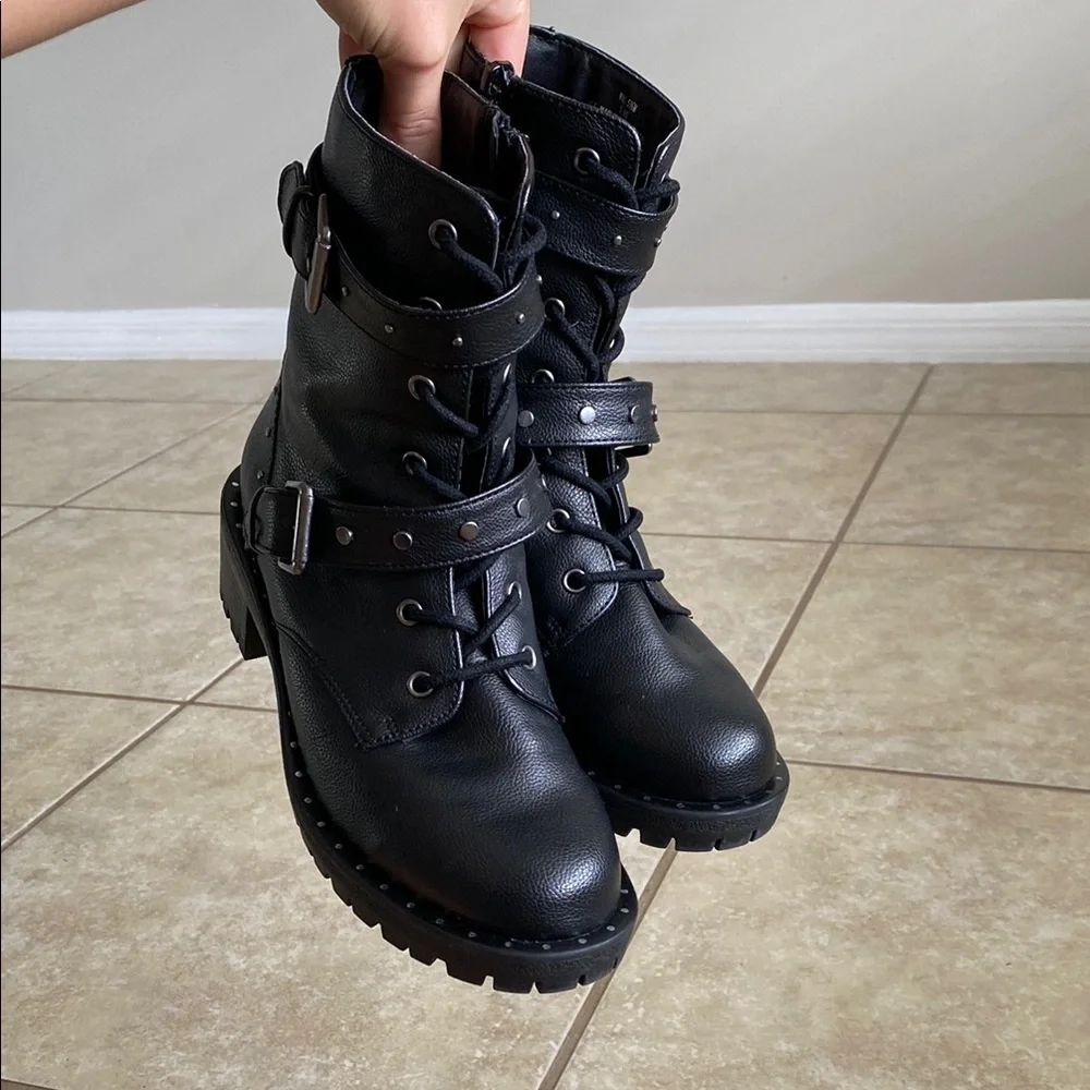 Black Leather Women's Boots - Picture 2 of 7